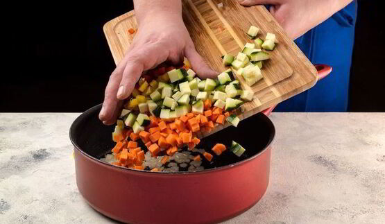 овощное рагу, запеченное в горшочках