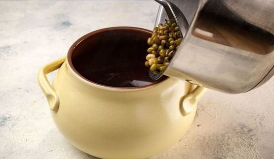 овощное рагу, запеченное в горшочках