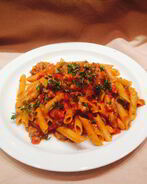 Пенне с рагу из утки