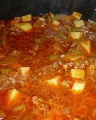 Рагу из фарша с кабачками