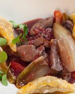 Рагу из утки с апельсинами и слоеные закуски