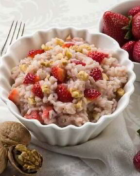 Ризотто с клубникой и грецким орехом