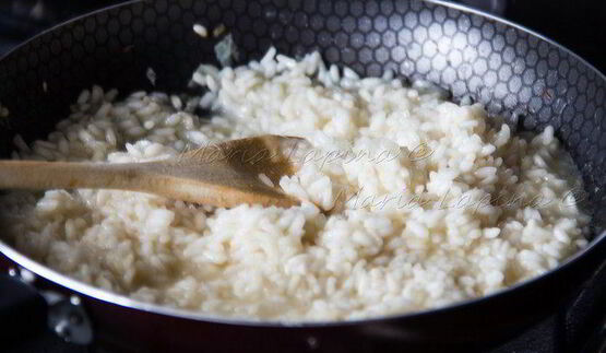 ризотто с зеленым горошком, сыром джюгас и мятой