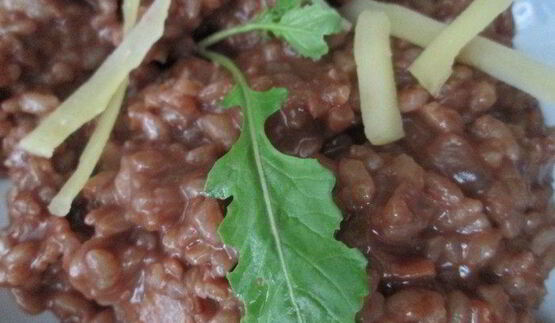 шоколадное ризотто с беконом и руколой