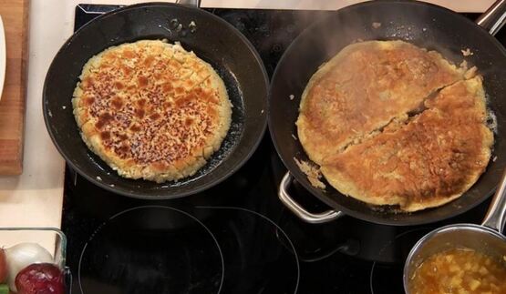 свиная отбивная с ризотто и яблочным чатни