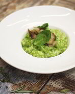 Зеленое ризотто со скумбрией
