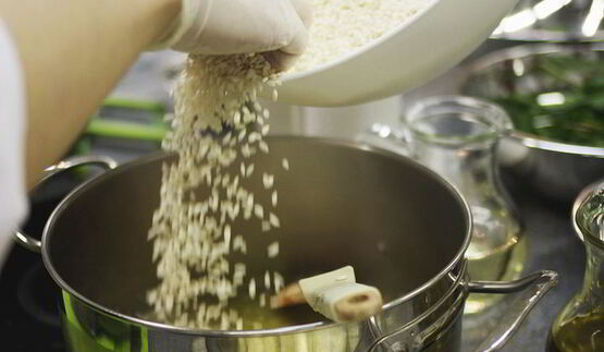 зеленое ризотто со скумбрией