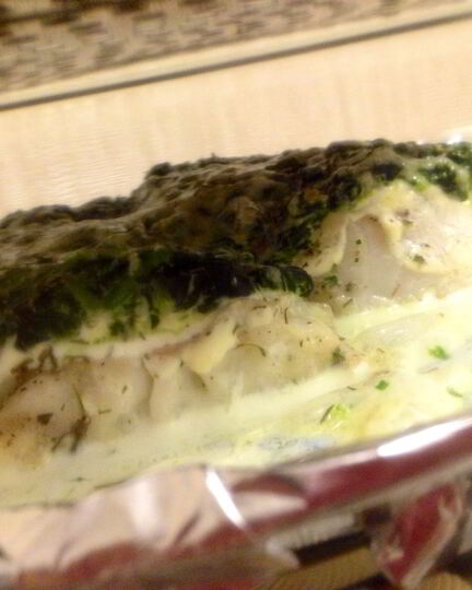 Рецепт филе белой рыбы, запеченное со шпинатом