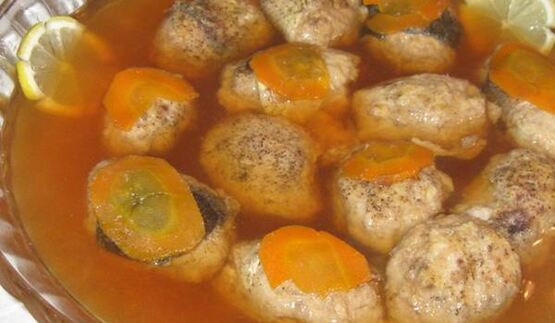 гефилте-фиш — рыба фаршированная по-еврейски