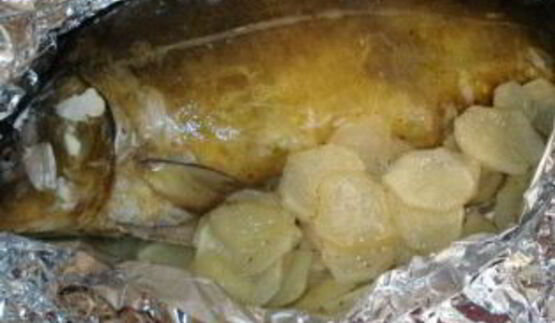 карп в фольге с картошкой