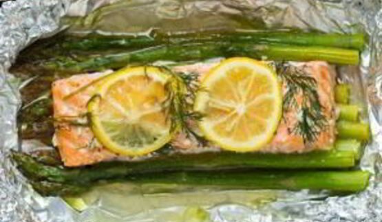 красная рыба в фольге с лимоном