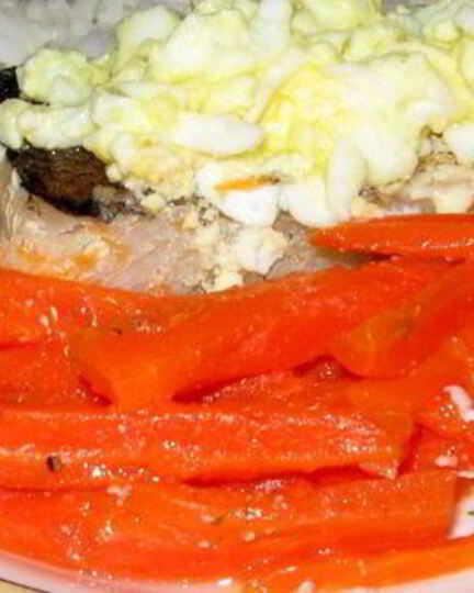 Рецепт отварной рыбы под сливочно-яичным соусом