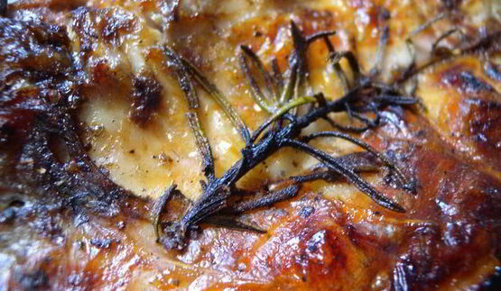 пеленгас с розмарином на углях