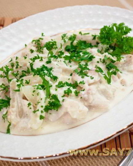 Рецепт рыбы, тушенной с луком и сметаной