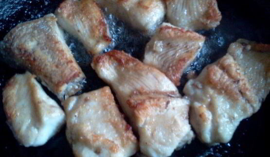 щука под луково-чесночным соусом