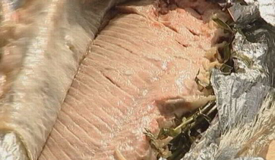 семга на гриле, фаршированная рисом