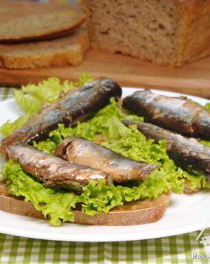 Шпроты из салаки в духовке