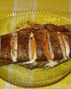 Судак с лимоном и луком