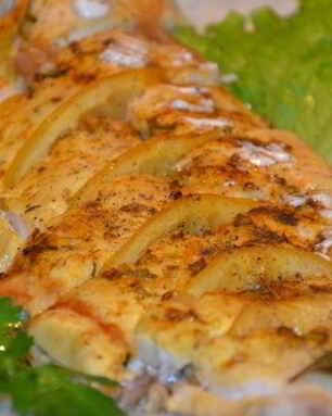 Запеченный толстолобик с лимоном в духовке