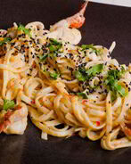 Шафрановая лапша с креветками