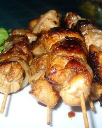 Рецепт куриных шашлычков на шпажках