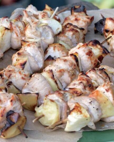 Рецепт шашлычков из куриной грудки с яблоком