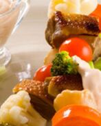 Шашлычки из утки с овощами