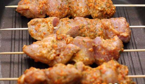 шашлык из индейки на шпажках