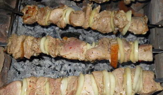 шашлык из свинины классический с лимоном