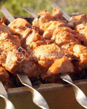 Шашлык из свинины в томатном соусе