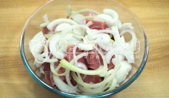 шашлык из свинины в томатном соусе