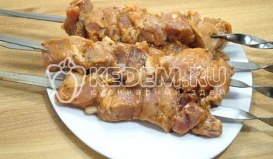 шашлык из свинины в томатном соусе