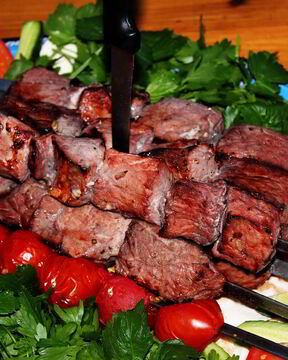 Шашлык, замаринованный на вине