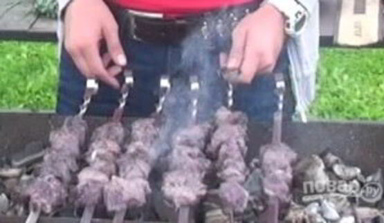 шашлык, замаринованный на вине