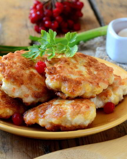 Рецепт рубленых шницелей из курицы с сыром