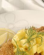 Свиной шницель с яблочным соусом