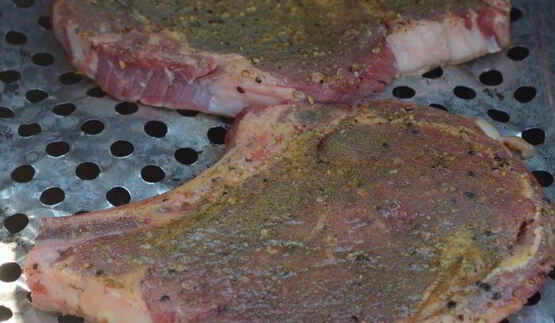 говяжьи стейки на гриле