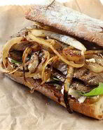 Говяжьи стейки в багете