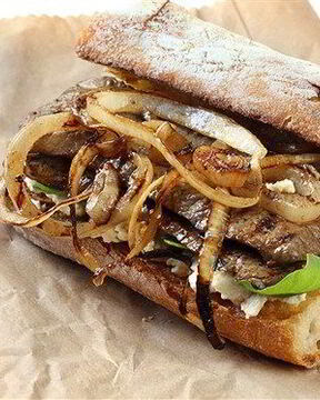 Говяжьи стейки в багете