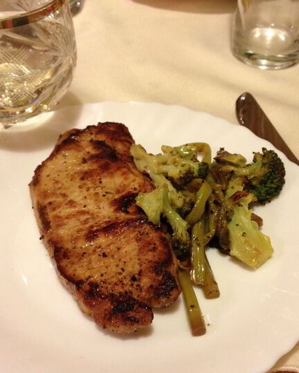 Рецепт маринованного стейка из свинины со спаржей