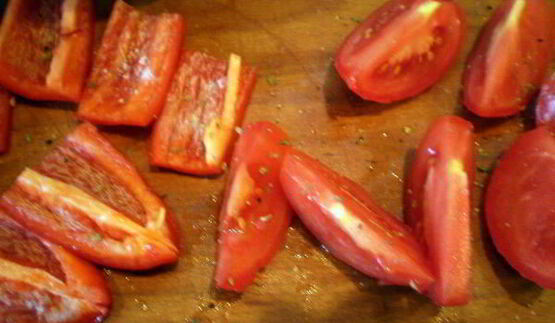 перечный раундрамб-стейк с грилованными овощами