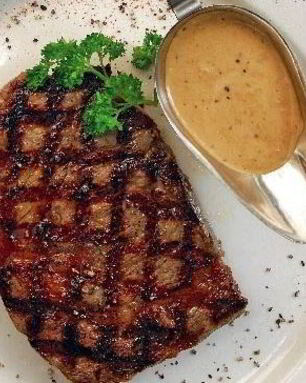 Рибай-стейк на гриле с перечным соусом