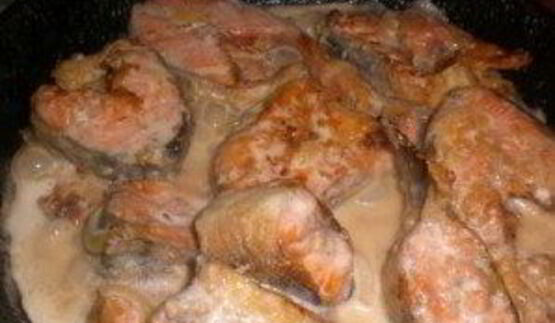 стейк из горбуши на сковороде