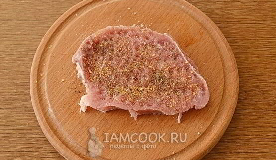 стейк из свинины в фольге