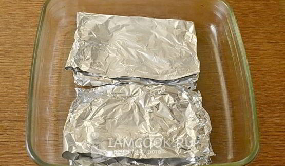 стейк из свинины в фольге