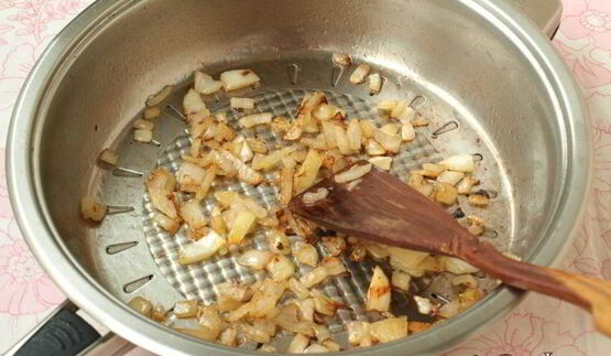 стейки из свинины с луковым соусом