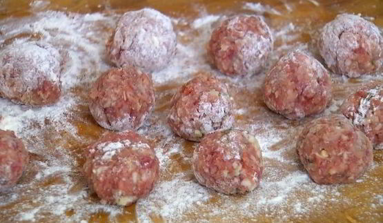 булочки с тефтелями