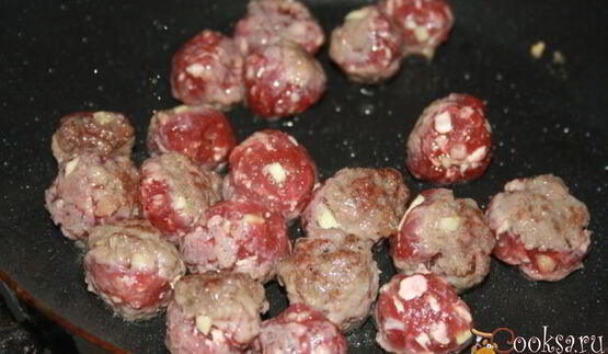 фунчоза с говяжьими тефтельками и овощами