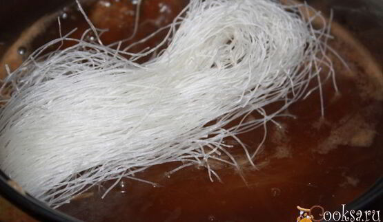 фунчоза с говяжьими тефтельками и овощами