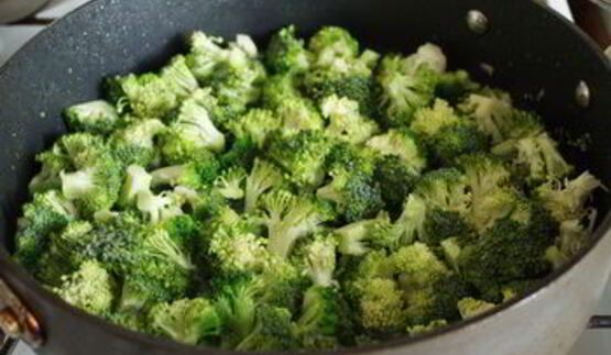 куриные тефтели с брокколи в китайском стиле